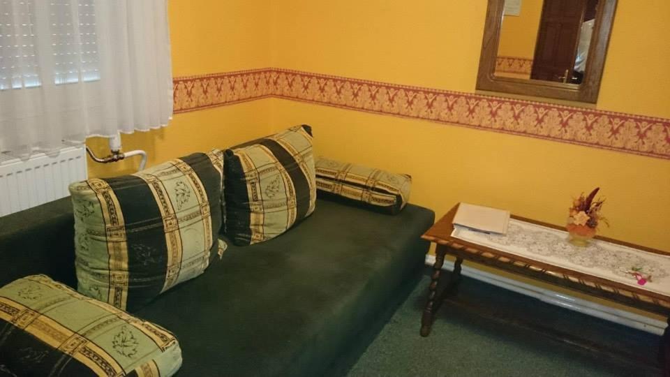 Fenyves Fogado Hotell Szurdokpüspöki Eksteriør bilde